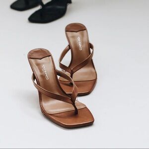 Tony Bianco Baye Thong Heel